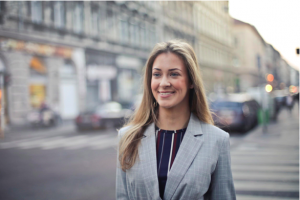 How to carry formals like a boss lady on a business trip